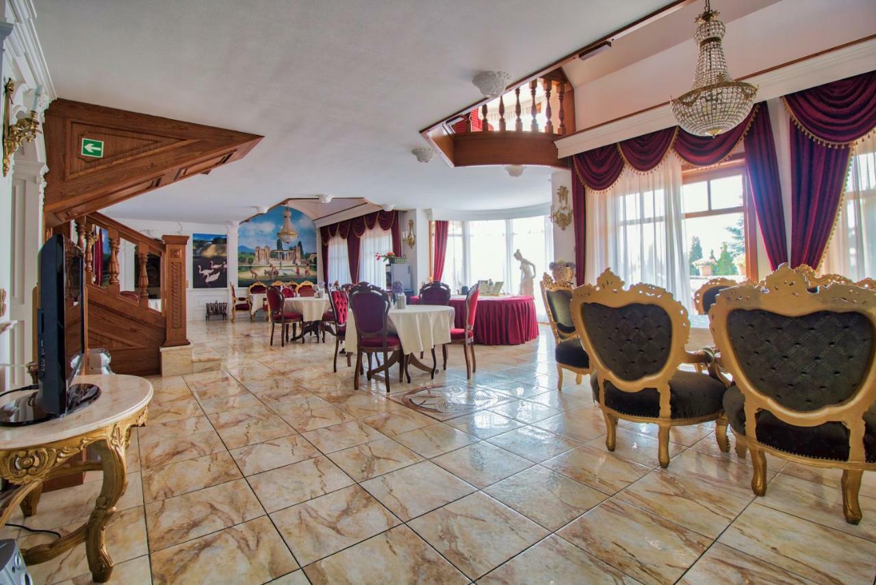 Palazzo Wellness Villa เอ็กเกอร์ ภายนอก รูปภาพ